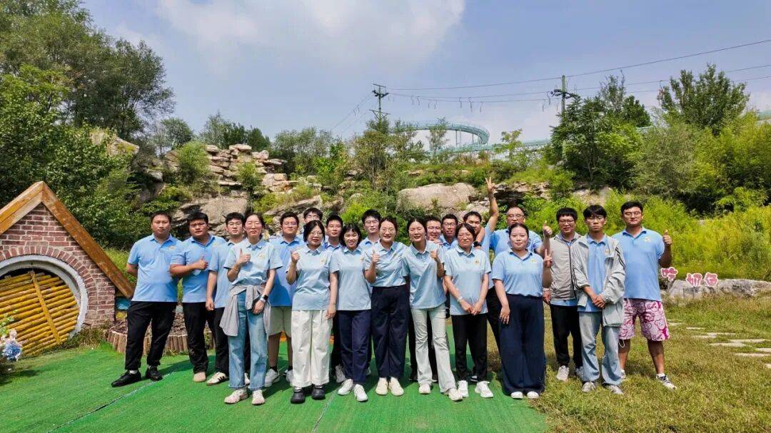 亿嘉商学院第四期技术中心团队建设活动圆满结束：走进自然凝聚团