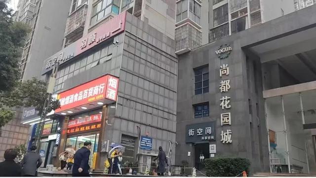 32层住宅二楼承重柱被拆“已隐瞒6年”