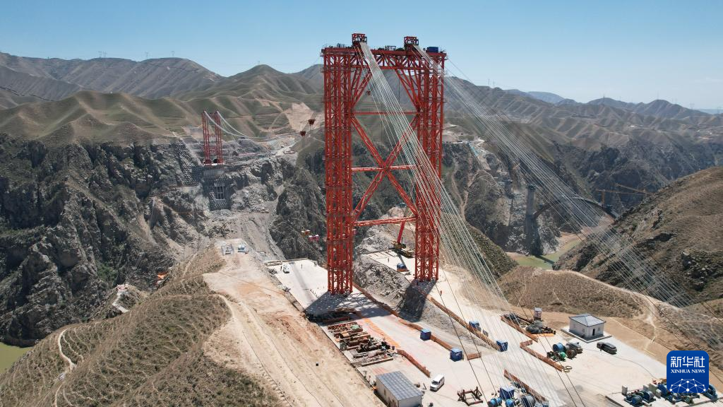 兰永临高速公路洮河大桥缆索吊装系统试吊成功